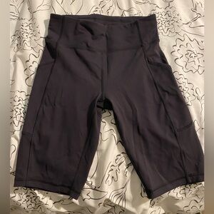 Lululemon 8in Biker Shorts Sz6 black
